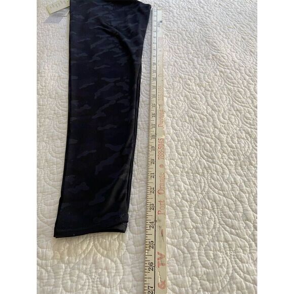 Threads 4 Thought NWOT Black Camo Leggings Size XS High-Rise Eco-Friendly - Picture 10 of 12